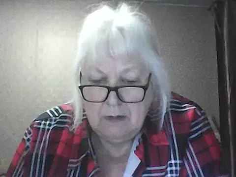 Snapshot of Alexia64231 chatting on April 14, 2026, 2:50 am Alexia64231 online show from April 14, 2026, 2:50 am