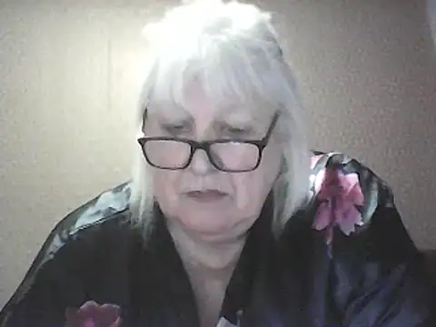 Snapshot of Alexia64231 chatting on April 16, 2026, 1:45 pm Alexia64231 online show from April 16, 2026, 1:45 pm