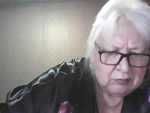 Snapshot of Alexia64231 chatting on April 17, 2026, 12:35 am Alexia64231 online show from April 17, 2026, 12:35 am