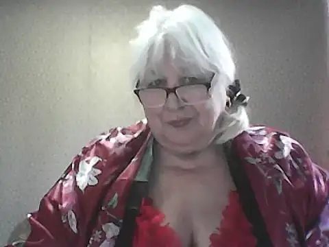 Snapshot of Alexia64231 chatting on May 5, 2026, 5:26 am Alexia64231 online show from May 5, 2026, 5:26 am
