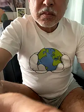 gholly2007 online show from October 27, 2025, 2:15 am