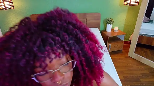 Chocolatte dreams online show from October 10, 2025, 1:54 pm