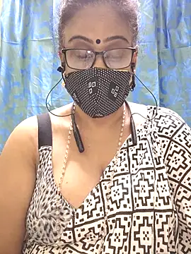 sweet-lotus online show from November 17, 2025, 4:46 pm