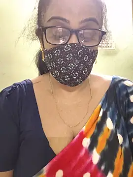 Snapshot of sweet-lotus chatting on June 17, 2026, 5:43 am sweet-lotus online show from June 17, 2026, 5:43 am
