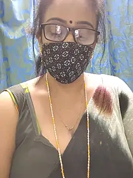 Snapshot of sweet-lotus chatting on July 6, 2026, 4:53 pm sweet-lotus online show from July 6, 2026, 4:53 pm