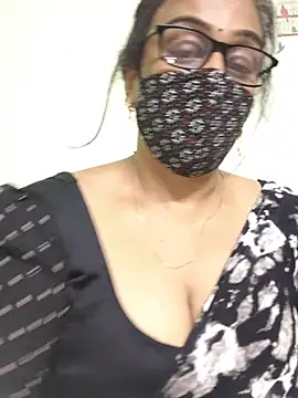 Snapshot of sweet-lotus chatting on July 20, 2026, 5:11 am sweet-lotus online show from July 20, 2026, 5:11 am