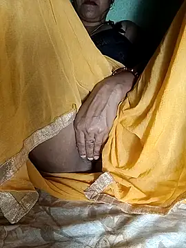 Snapshot of Hotty-Monaa chatting on November 10, 2025, 4:50 pm Hotty-Monaa online show from November 10, 2025, 4:50 pm