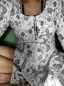 Snapshot of Hotty-Monaa chatting on November 13, 2025, 5:23 pm Hotty-Monaa online show from November 13, 2025, 5:23 pm