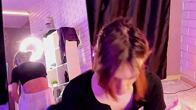 Anjela Botton online show from November 27, 2025, 6:21 pm