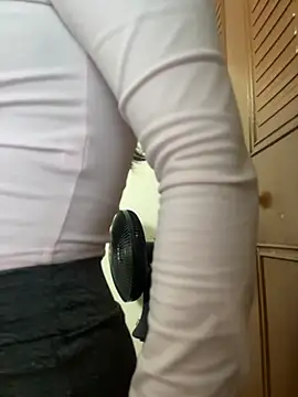 Snapshot of vikysexy283 chatting on December 16, 2025, 5:34 am vikysexy283 online show from December 16, 2025, 5:34 am