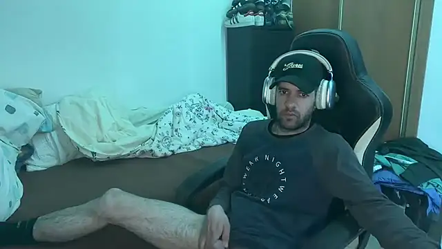 XxpartacXX19cm online show from March 18, 2026, 2:04 am