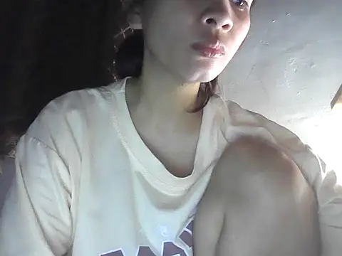 ivyloving4you online show from October 13, 2025, 9:37 pm