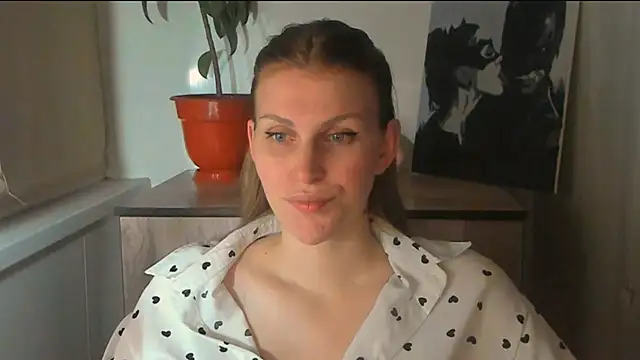 Snapshot of JuliaMuuun chatting on March 31, 2026, 8:53 pm JuliaMuuun online show from March 31, 2026, 8:53 pm