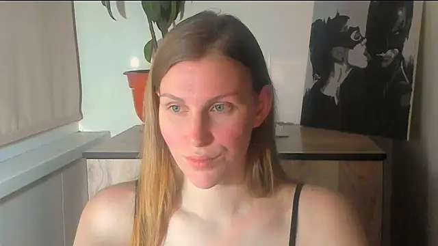 Snapshot of JuliaMuuun chatting on April 8, 2026, 10:21 pm JuliaMuuun online show from April 8, 2026, 10:21 pm