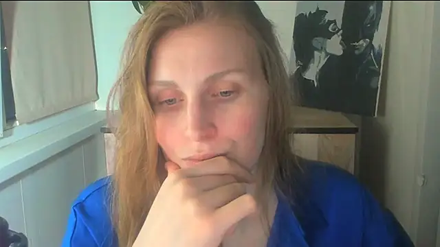 Snapshot of JuliaMuuun chatting on April 18, 2026, 7:07 pm JuliaMuuun online show from April 18, 2026, 7:07 pm