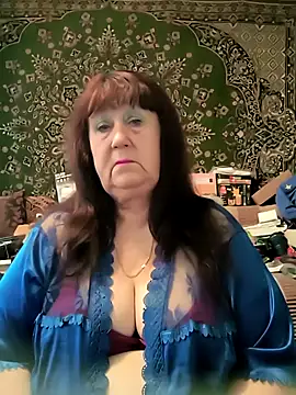 CrystalLime6411 online show from May 7, 2026, 1:49 pm