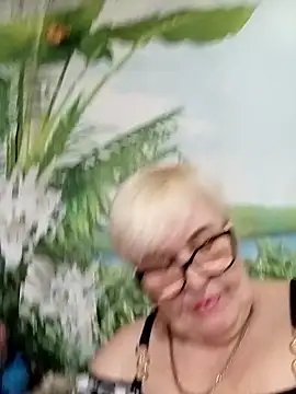 VioletSweet5566 online show from April 2, 2026, 9:40 am