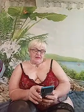 Snapshot of VioletSweet5566 chatting on July 8, 2026, 5:56 am VioletSweet5566 online show from July 8, 2026, 5:56 am