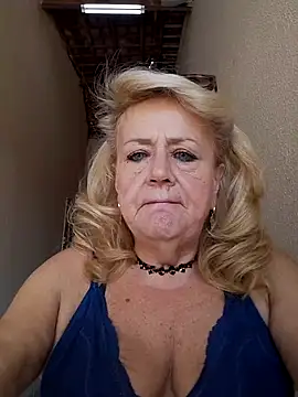 Snapshot of Belladama61 chatting on September 22, 2025, 11:12 am Belladama61 online show from September 22, 2025, 11:12 am