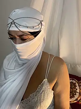 Snapshot of Amyraa_ chatting on November 27, 2025, 1:24 pm Amyraa online show from November 27, 2025, 1:24 pm