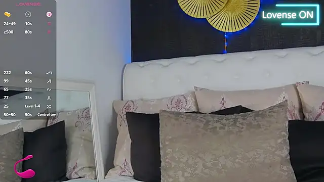 Snapshot of BellaKarma chatting on November 30, 2025, 6:39 am BellaKarma online show from November 30, 2025, 6:39 am