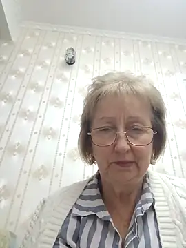 AlikaSwan5821 online show from November 14, 2025, 9:02 pm