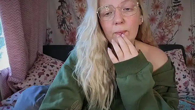 Daisyxoxo  online show from September 25, 2025, 8:29 am