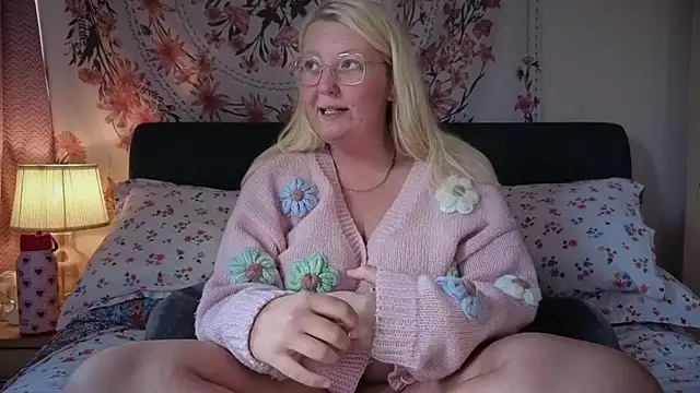 Snapshot of Daisyxoxo_ chatting on June 12, 2026, 8:57 am Daisyxoxo online show from June 12, 2026, 8:57 am