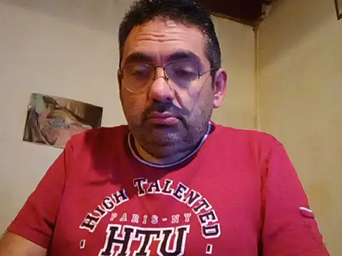 Snapshot of Jouons-ensembles2 chatting on November 18, 2025, 8:57 pm Jouons-ensembles2 online show from November 18, 2025, 8:57 pm