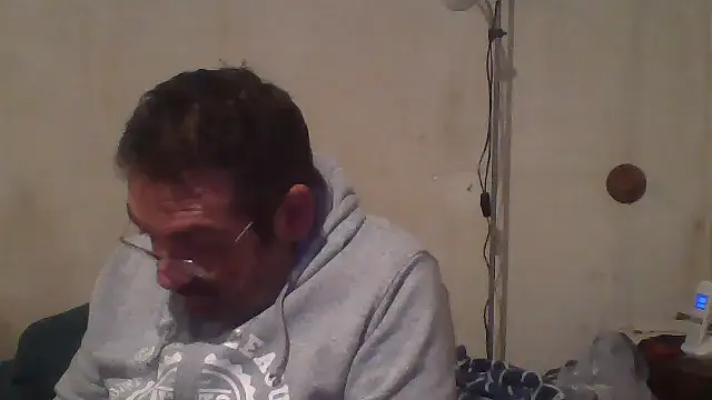 Snapshot of Jouons-ensembles2 chatting on December 2, 2025, 10:38 pm Jouons-ensembles2 online show from December 2, 2025, 10:38 pm