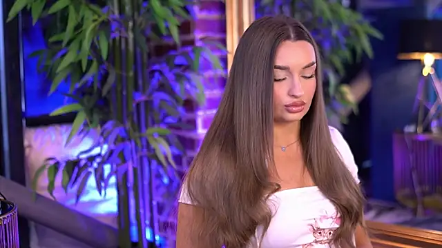 MillaSerene online show from November 29, 2025, 7:22 am