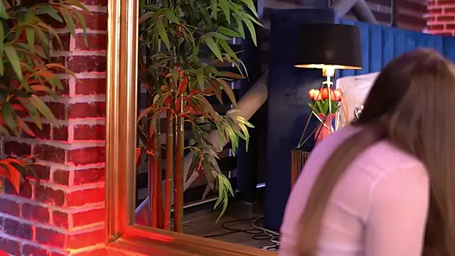 MillaSerene online show from December 5, 2025, 7:17 am