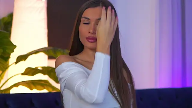 Snapshot of KyssaraPlay chatting on October 18, 2025, 7:03 pm KyssaraPlay online show from October 18, 2025, 7:03 pm