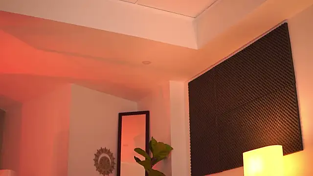 Snapshot of KyssaraPlay chatting on January 14, 2026, 8:14 pm KyssaraPlay online show from January 14, 2026, 8:14 pm