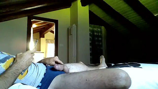 Snapshot of vercf14 chatting on September 11, 2025, 9:42 am vercf14 online show from September 11, 2025, 9:42 am