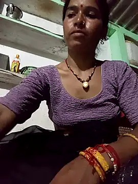 Snapshot of MISS_LOVE_001 chatting on September 15, 2025, 5:24 pm MISS LOVE 001 online show from September 15, 2025, 5:24 pm