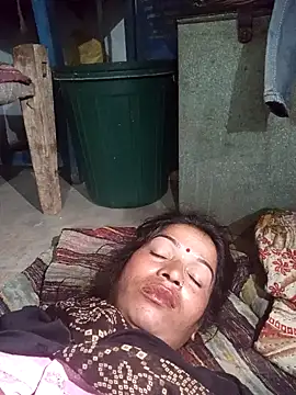 Snapshot of MISS_LOVE_001 chatting on November 6, 2025, 6:31 pm MISS LOVE 001 online show from November 6, 2025, 6:31 pm