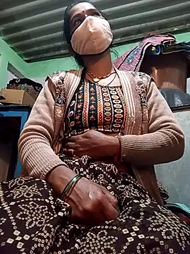 Snapshot of MISS_LOVE_001 chatting on December 18, 2025, 6:14 pm MISS LOVE 001 online show from December 18, 2025, 6:14 pm