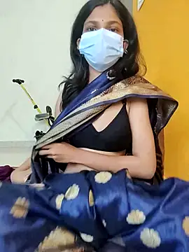 Shivani2002 online show from November 30, 2025, 1:31 am