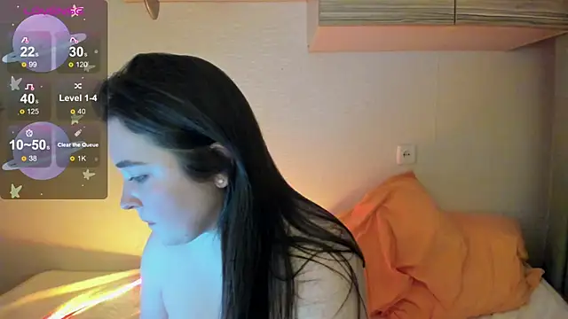 Snapshot of Alice_next_door chatting on December 22, 2025, 4:48 pm Alice next door online show from December 22, 2025, 4:48 pm