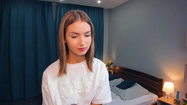 Snapshot of IsaVesco chatting on September 10, 2025, 7:58 pm IsaVesco online show from September 10, 2025, 7:58 pm