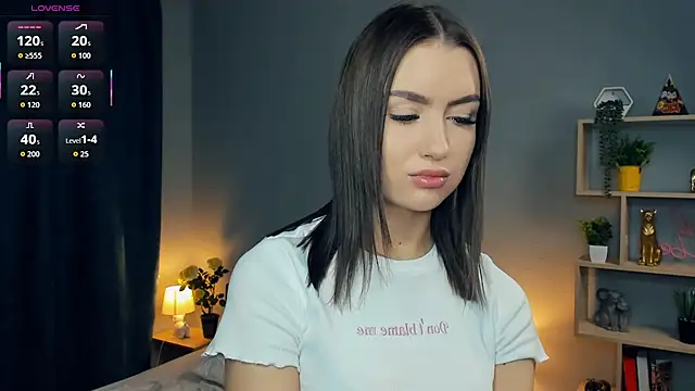 Snapshot of IsaVesco chatting on October 18, 2025, 7:14 pm IsaVesco online show from October 18, 2025, 7:14 pm