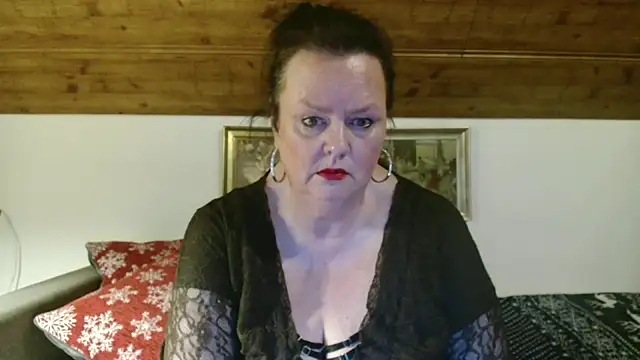 TiffanyMature online show from January 5, 2026, 5:27 pm