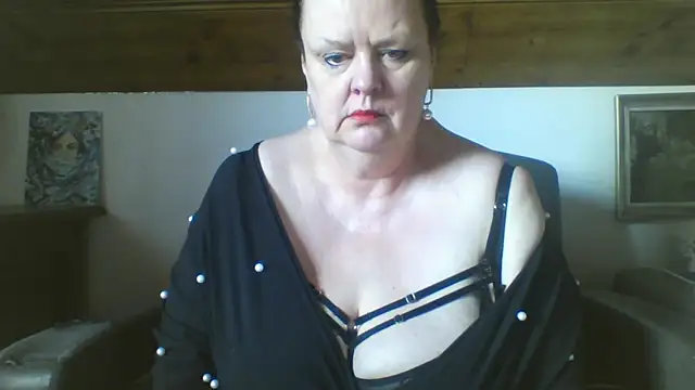 TiffanyMature online show from April 11, 2026, 2:10 pm