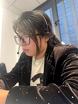 Snapshot of SSlady521 chatting on September 9, 2025, 10:04 am SSlady521 online show from September 9, 2025, 10:04 am