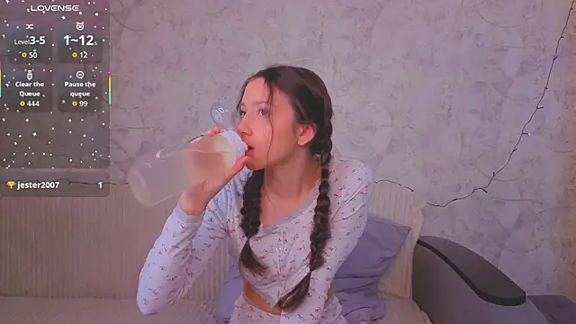 GiseleLamos online show from December 18, 2025, 3:45 am