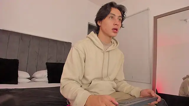 AlexanderHall online show from September 20, 2025, 12:22 am