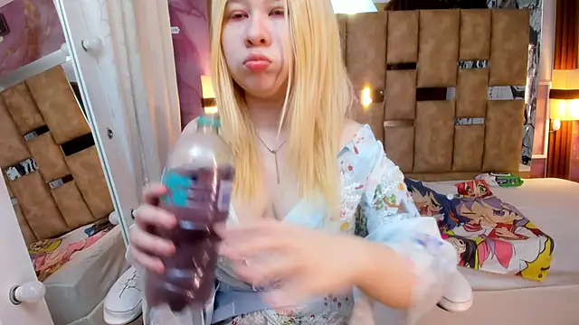 Melody Lolii online show from January 13, 2026, 6:13 pm