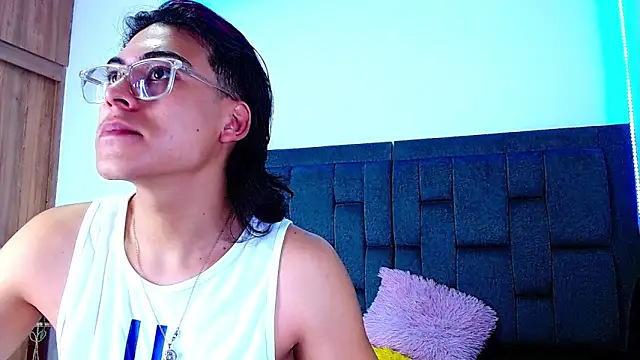 dirty model online show from October 15, 2025, 3:39 am