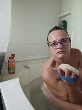 Snapshot of PremiumKitty chatting on October 14, 2025, 6:14 am PremiumKitty online show from October 14, 2025, 6:14 am